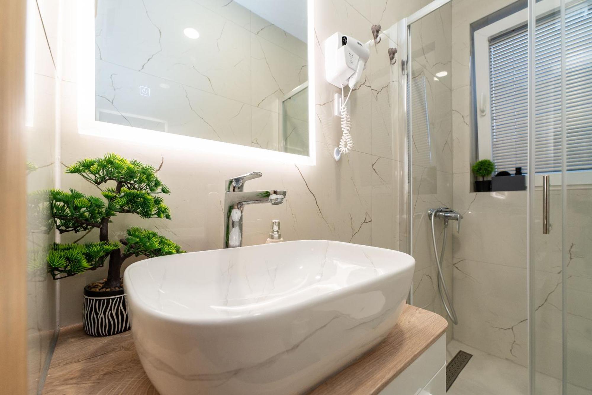 Apartments Bracic Spa Sukošan Екстериор снимка